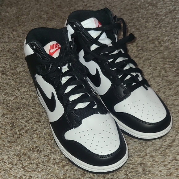 NEW Nike Black and White Dunk High Sneakers - Picture 1 of 5